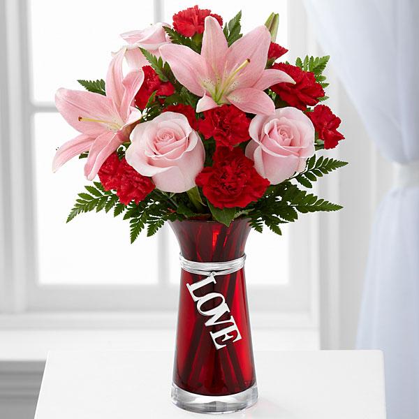The FTD® Hold My Heart™ Bouquet